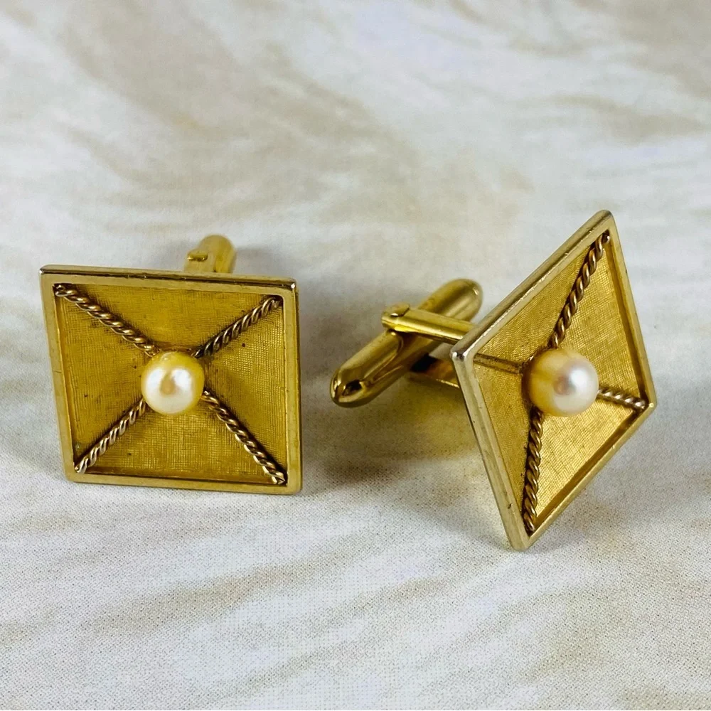 Vintage SWANK men’s square gold-tone and pearl cufflinks mid century